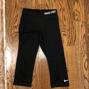 NIKE capris